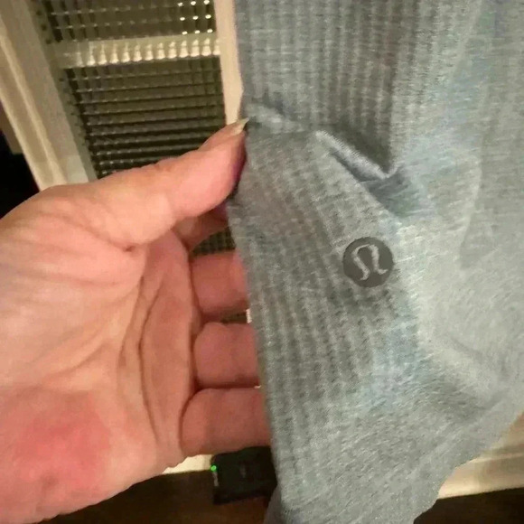 Lululemon men’s performance short sleeve tee sage green size small - Picture 3 of 9